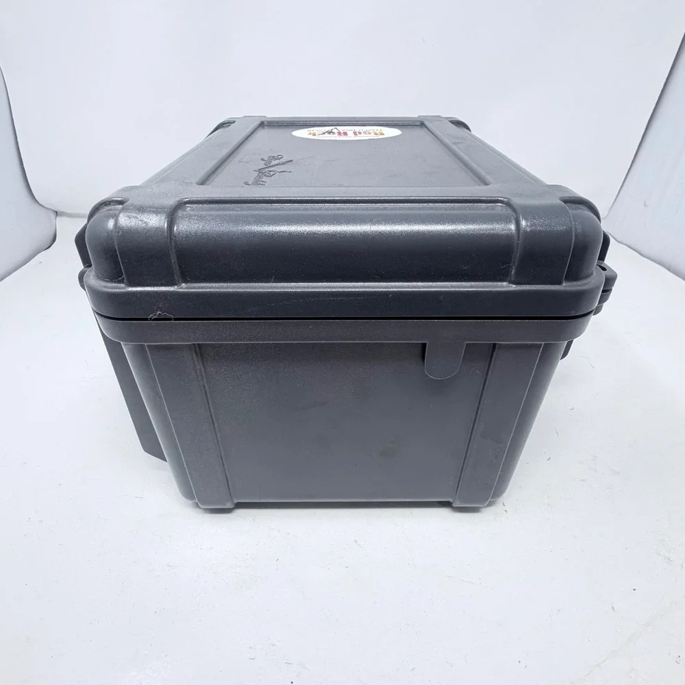 VTG OtterBox Cigar Caddy 5200 Travel Humidor Case Waterproof Crushproof Black